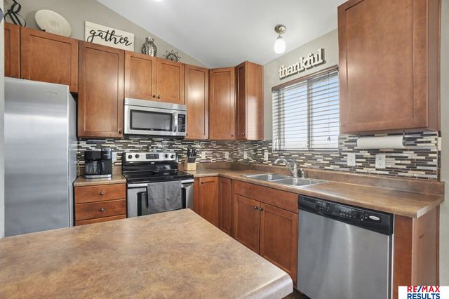 19618 Gail Avenue, Omaha, NE 68135