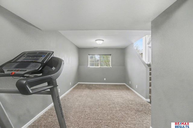 19618 Gail Avenue, Omaha, NE 68135