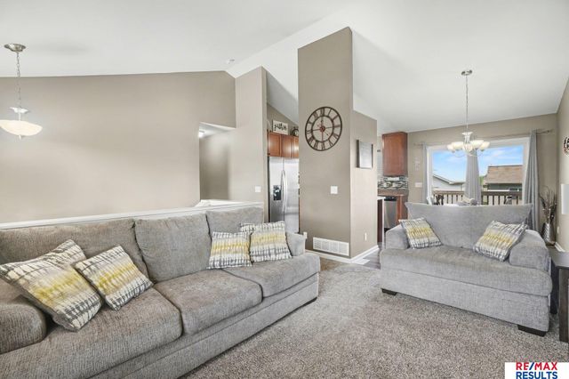 19618 Gail Avenue, Omaha, NE 68135