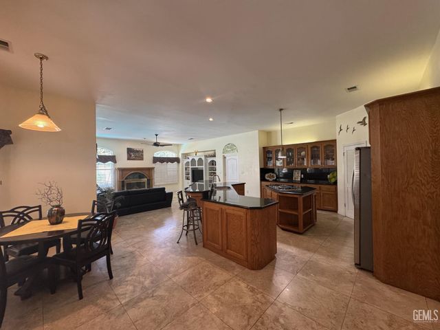 2508 Dover Hill Drive, Bakersfield, CA 93311
