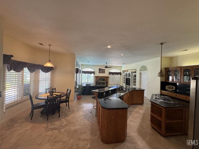 2508 Dover Hill Drive, Bakersfield, CA 93311