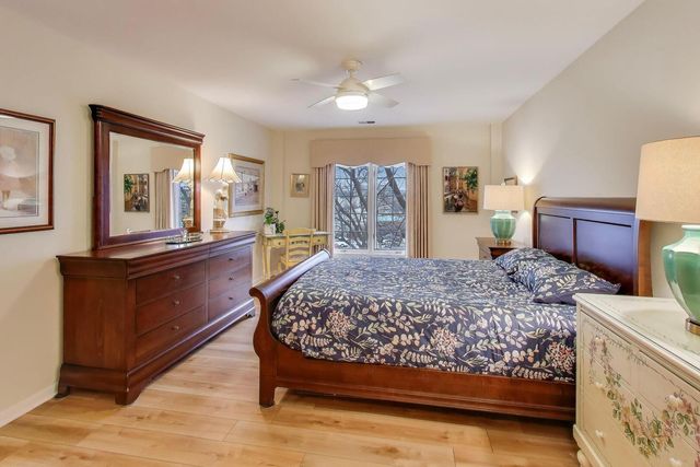 441 N Park Boulevard 4B, Glen Ellyn, IL 60137