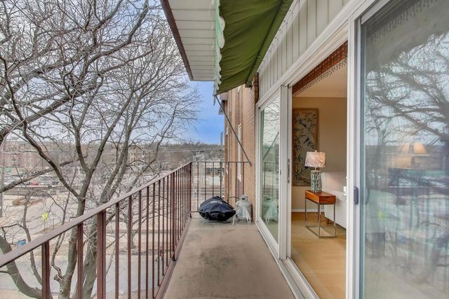 441 N Park Boulevard 4B, Glen Ellyn, IL 60137