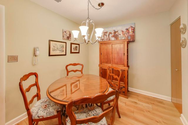 441 N Park Boulevard 4B, Glen Ellyn, IL 60137