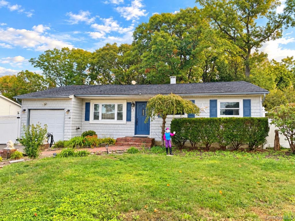 25 Urban Drive, Selden, NY 11784 — exterior