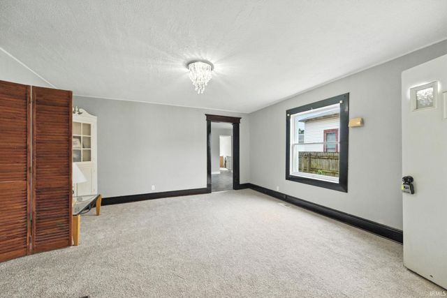 862 S Jackson Street, Frankfort, IN 46041