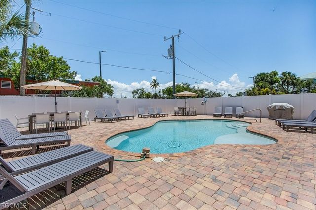 2633 Estero BLVD, Fort Myers Beach, FL 33931