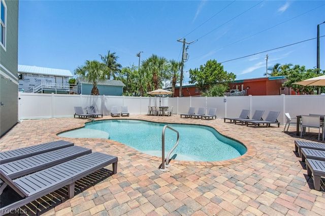 2633 Estero BLVD, Fort Myers Beach, FL 33931