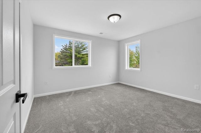 37235 Jefferson Avenue, Harrison Twp, MI 48045