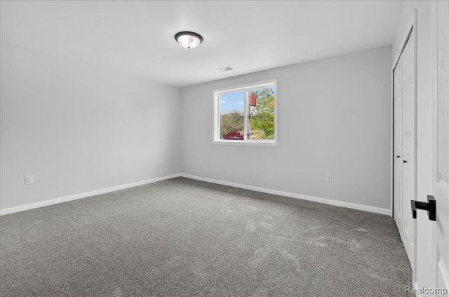 37235 Jefferson Avenue, Harrison Twp, MI 48045