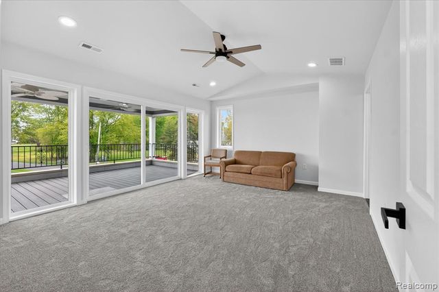 37235 Jefferson Avenue, Harrison Twp, MI 48045