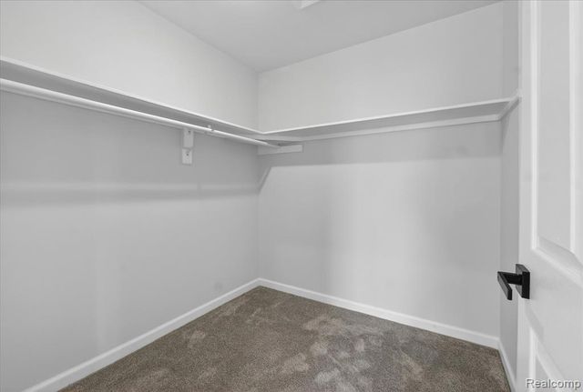 37235 Jefferson Avenue, Harrison Twp, MI 48045