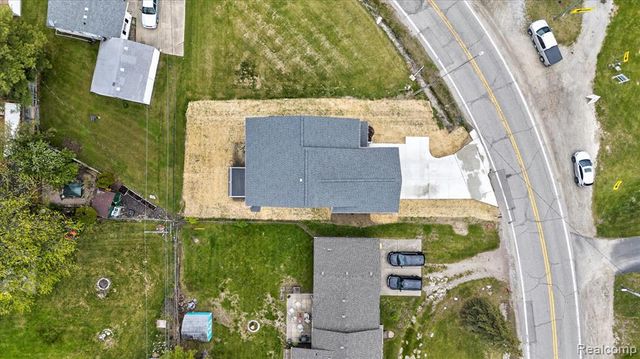 37235 Jefferson Avenue, Harrison Twp, MI 48045