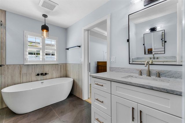 312 WESTWINDS DRIVE, Palm Harbor, FL 34683