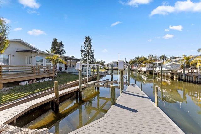 312 WESTWINDS DRIVE, Palm Harbor, FL 34683