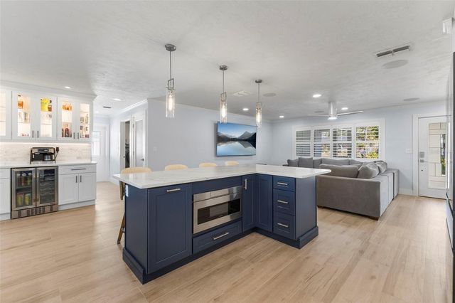 312 WESTWINDS DRIVE, Palm Harbor, FL 34683