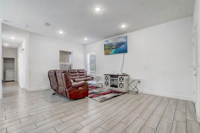 6120 DENSON DRIVE, Orlando, FL 32808