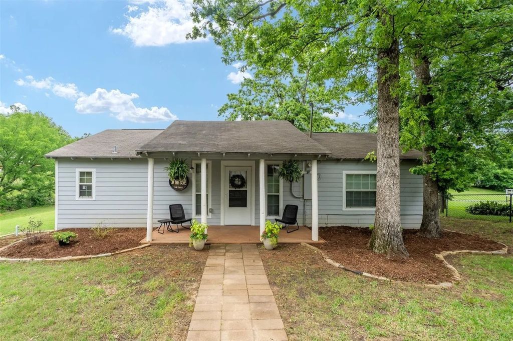 1308 Utopia Court, Tool, TX 75143