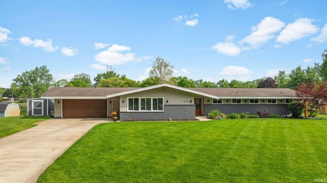 17575 Juday Lake Drive, South Bend, IN 46635