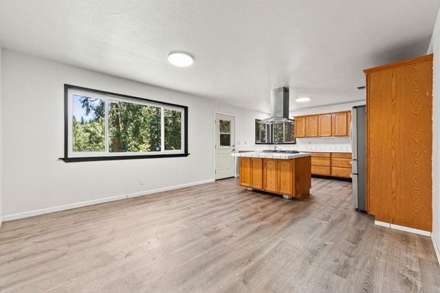 2809 Gardella Ln, Camino, CA 95709