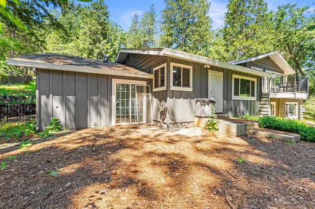 2809 Gardella Ln, Camino, CA 95709