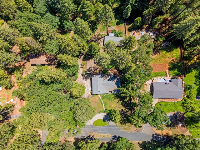 2809 Gardella Ln, Camino, CA 95709