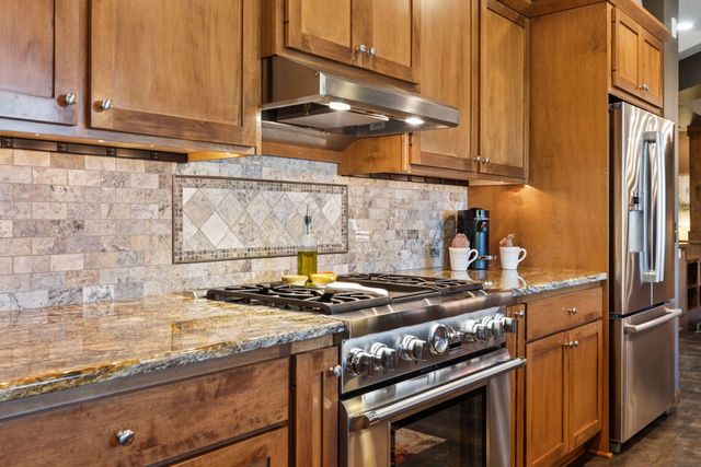 10758 Watersedge Lane, Woodbury, MN 55129