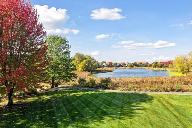 10758 Watersedge Lane, Woodbury, MN 55129