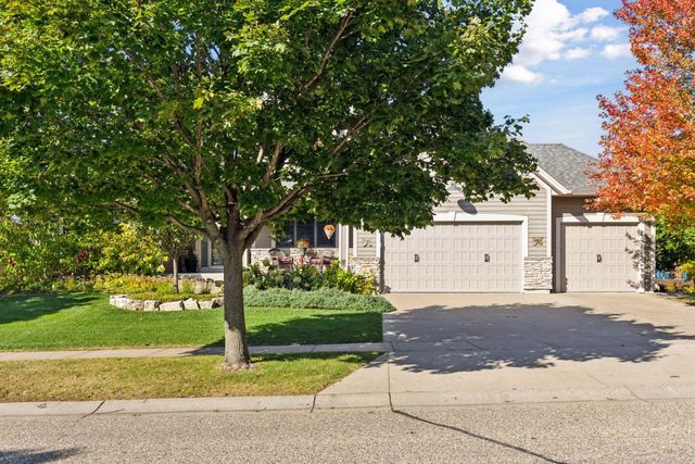 10758 Watersedge Lane, Woodbury, MN 55129