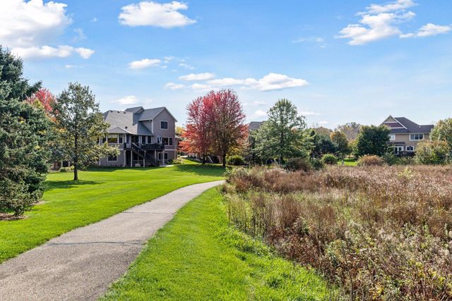 10758 Watersedge Lane, Woodbury, MN 55129