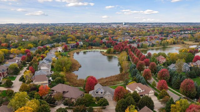 10758 Watersedge Lane, Woodbury, MN 55129