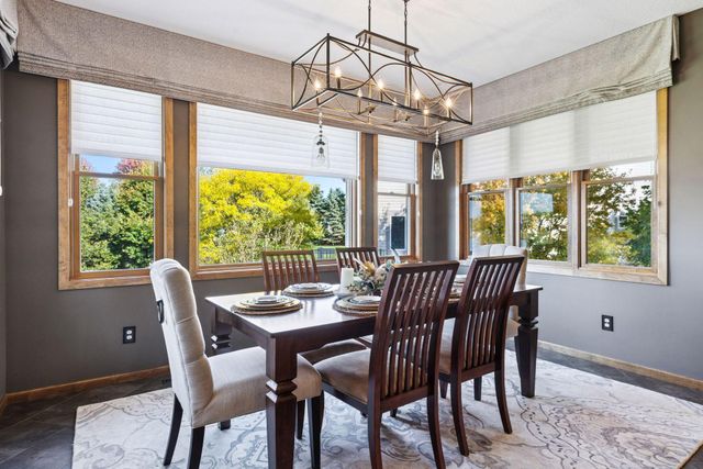 10758 Watersedge Lane, Woodbury, MN 55129