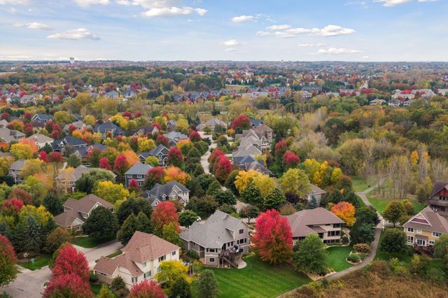 10758 Watersedge Lane, Woodbury, MN 55129