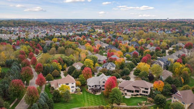 10758 Watersedge Lane, Woodbury, MN 55129