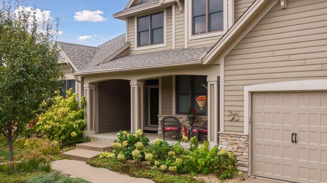 10758 Watersedge Lane, Woodbury, MN 55129