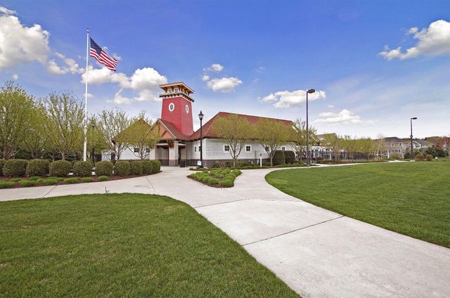 10758 Watersedge Lane, Woodbury, MN 55129