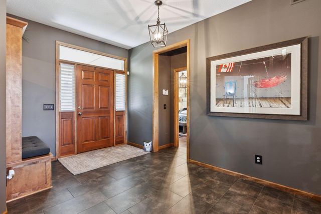 10758 Watersedge Lane, Woodbury, MN 55129