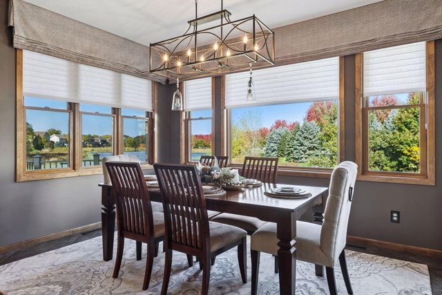 10758 Watersedge Lane, Woodbury, MN 55129