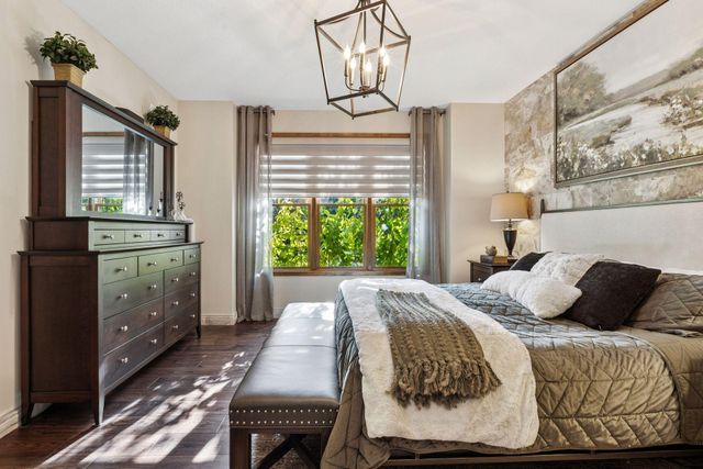 10758 Watersedge Lane, Woodbury, MN 55129