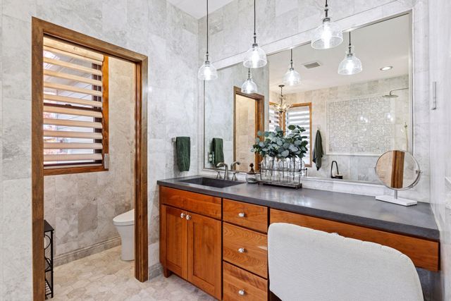 10758 Watersedge Lane, Woodbury, MN 55129