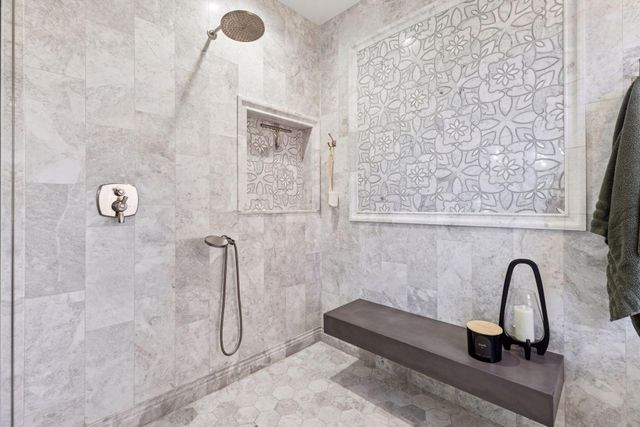 10758 Watersedge Lane, Woodbury, MN 55129