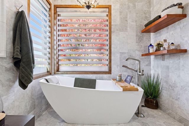 10758 Watersedge Lane, Woodbury, MN 55129