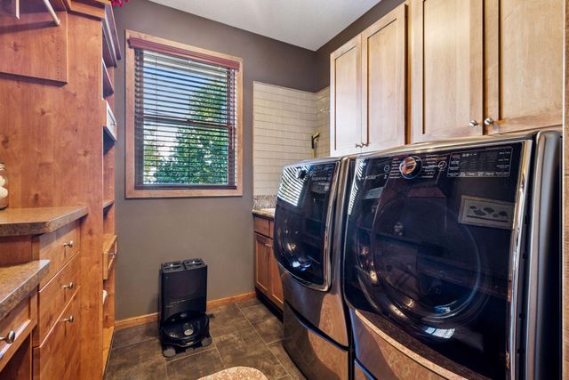 10758 Watersedge Lane, Woodbury, MN 55129