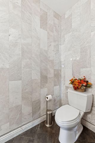 10758 Watersedge Lane, Woodbury, MN 55129