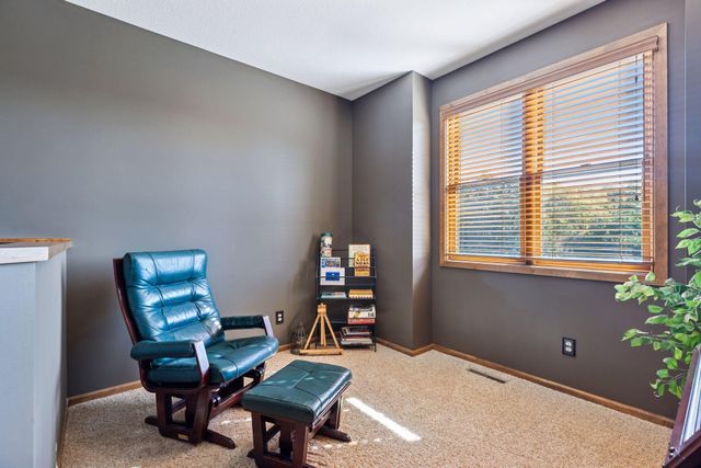 10758 Watersedge Lane, Woodbury, MN 55129