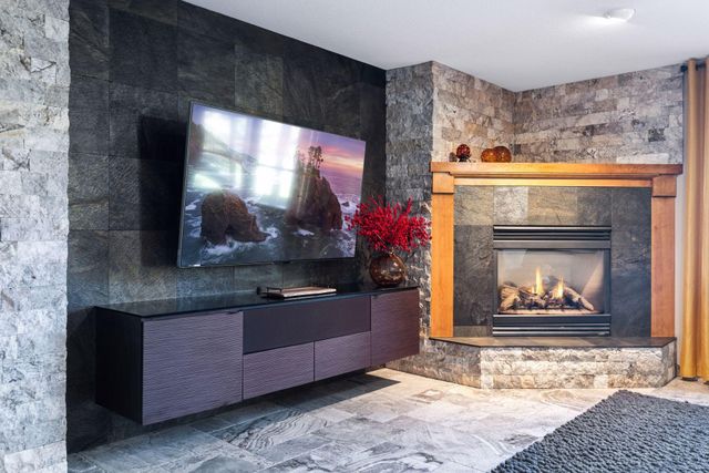 10758 Watersedge Lane, Woodbury, MN 55129