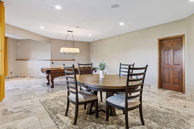 10758 Watersedge Lane, Woodbury, MN 55129