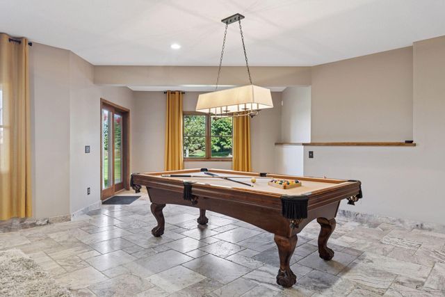 10758 Watersedge Lane, Woodbury, MN 55129