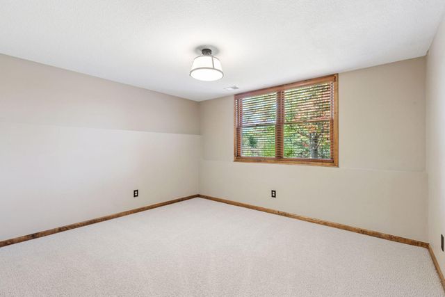 10758 Watersedge Lane, Woodbury, MN 55129