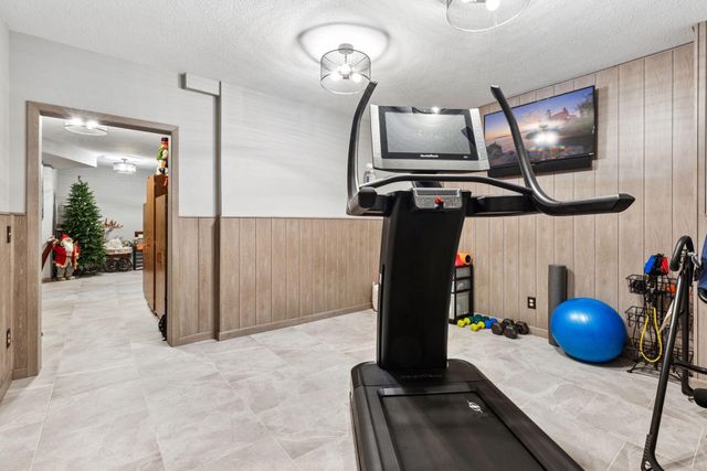 10758 Watersedge Lane, Woodbury, MN 55129